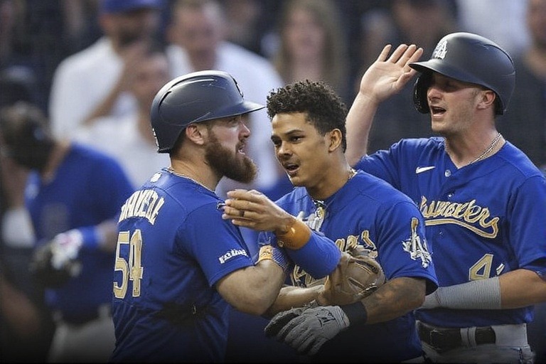 Milwaukee Brewers vs Dodgers Match Player Stats: A Comprehensive Breakdown